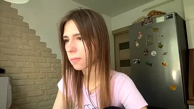 Chat +18 de ZaraGuyette ao vivo