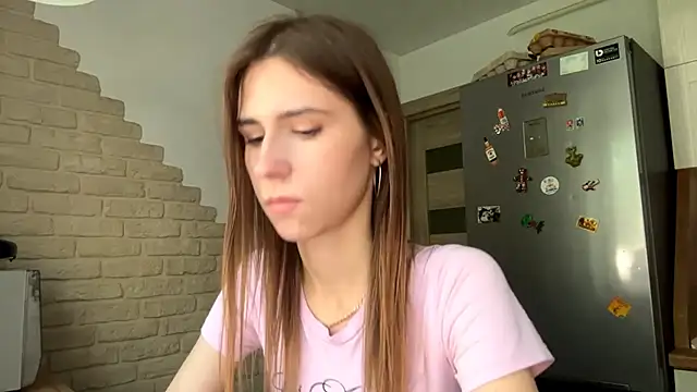 ZaraGuyette Chat XXX in diretta