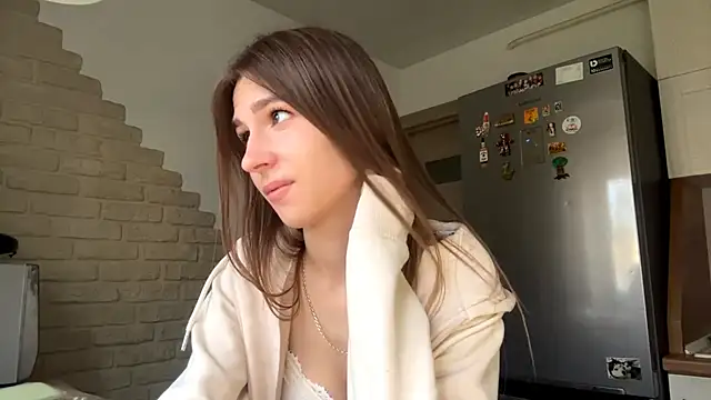 Chat +18 de ZaraGuyette ao vivo