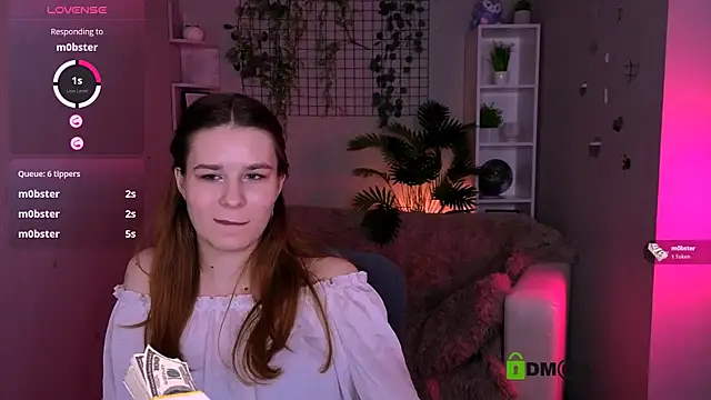 angie_foxy1's Live XXX Chat