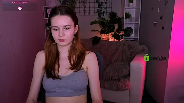 angie_foxy1's Live XXX Chat