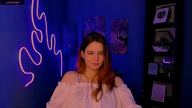 angie_foxy1 Adlı Modelin Canlı XXX Sohbeti