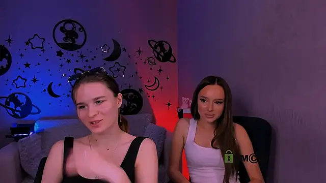 angie_foxy1 Show in webcam