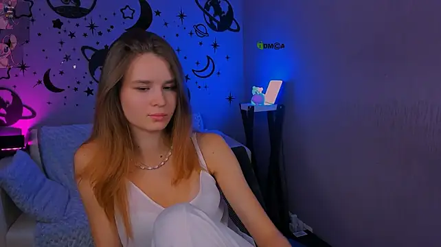 angie_foxy1's Live XXX Chat