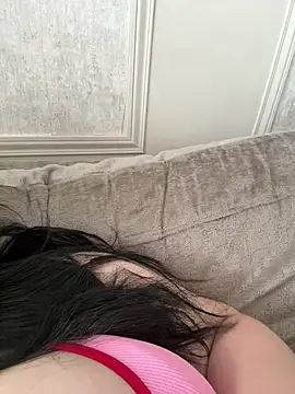 غرفة دردشة lucyxoxq المباشرة
