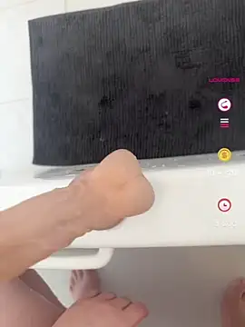 lucyxoxq 网络视讯表演