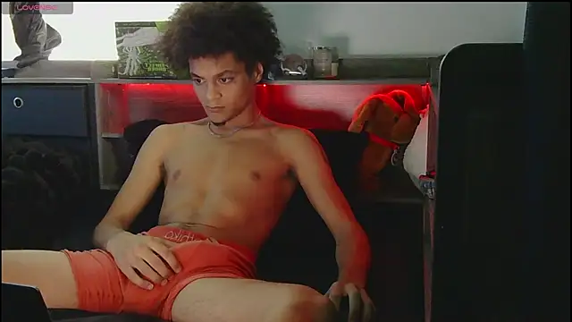 lightskinwithgirth Webcamshow