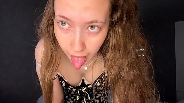 Emily_Mur_ Live XXX Chat
