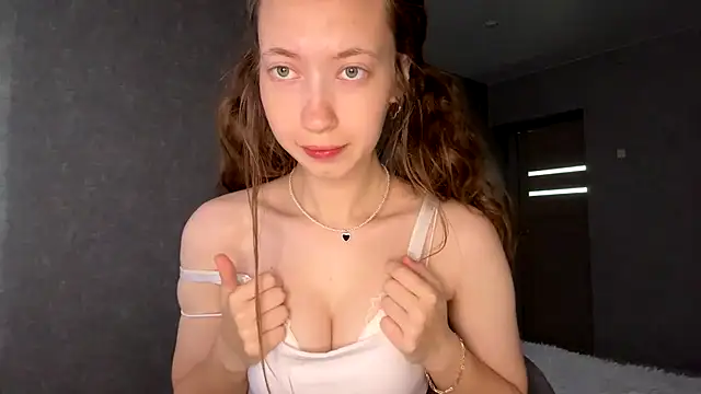 Онлайн чат XXX Emily_Mur_