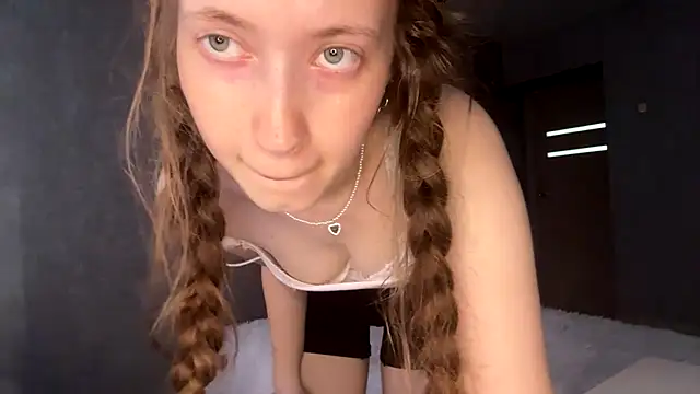 Emily_Mur_ Adlı Modelin Canlı XXX Sohbeti