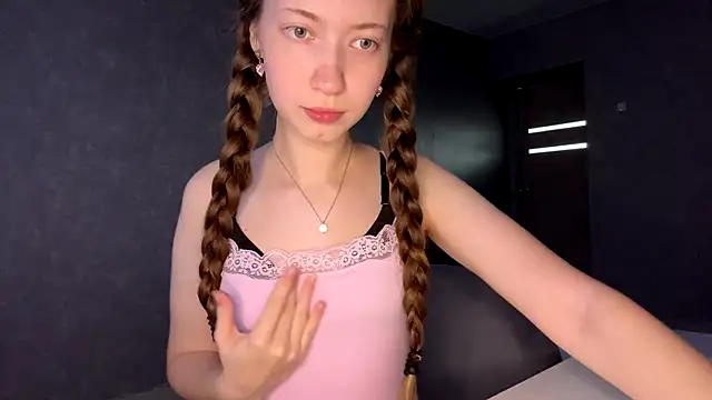 Emily_Mur_ Adlı Modelin Canlı XXX Sohbeti