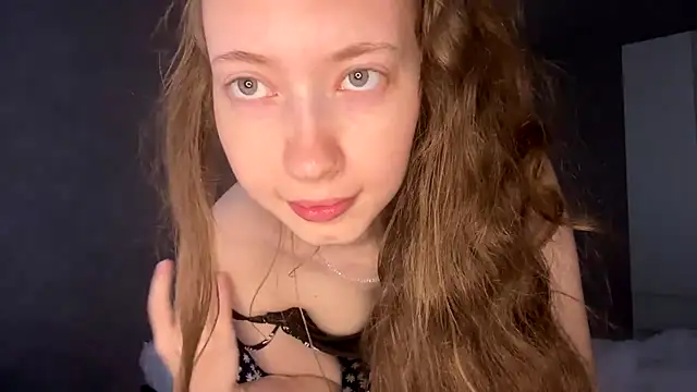 Emily_Mur_ Adlı Modelin Canlı XXX Sohbeti