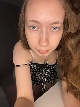 Emily_Mur_ Adlı Modelin Canlı XXX Sohbeti