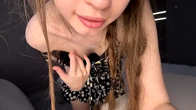 Emily_Mur_ Obrolan Langsung XXX