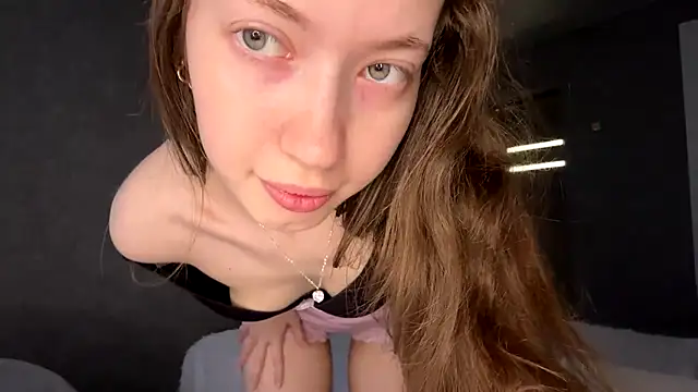 Emily_Mur_ Adlı Modelin Canlı XXX Sohbeti