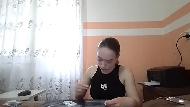 JulianeHedgpeth Adlı Modelin Canlı Sohbet Odası
