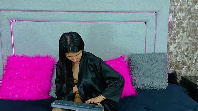 Annitarogers_ Adlı Modelin Canlı XXX Sohbeti