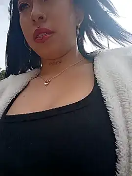 XXX chat uživo modela JULIETH__05