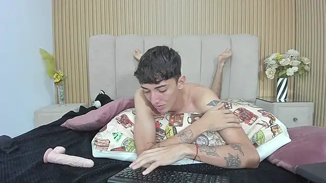 عرض كام MichaelVasquex