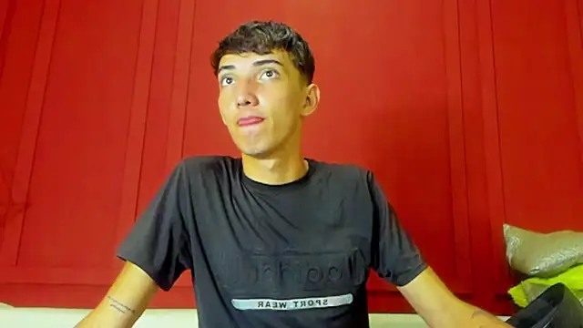 Show modela MichaelVasquex na web-kameri