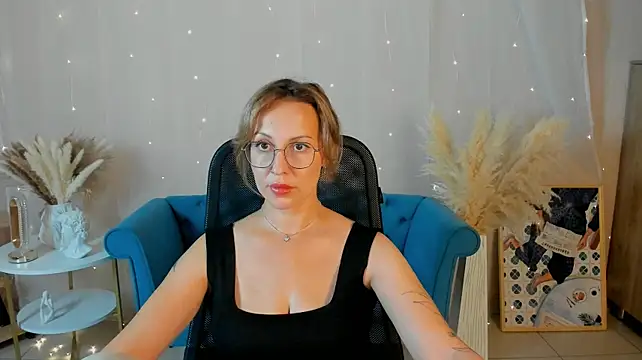 Chat XXX en directo de Charlotte_Hudson