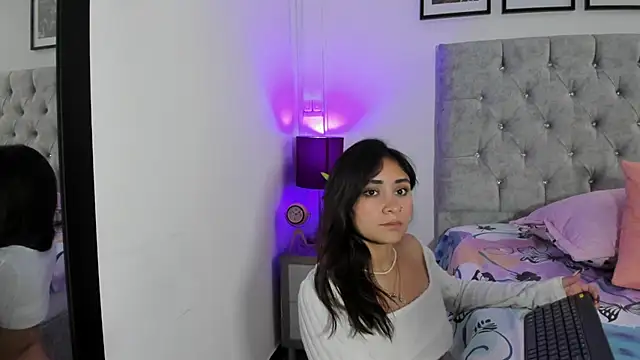 Chat XXX ao vivo de Mila_Dreamm