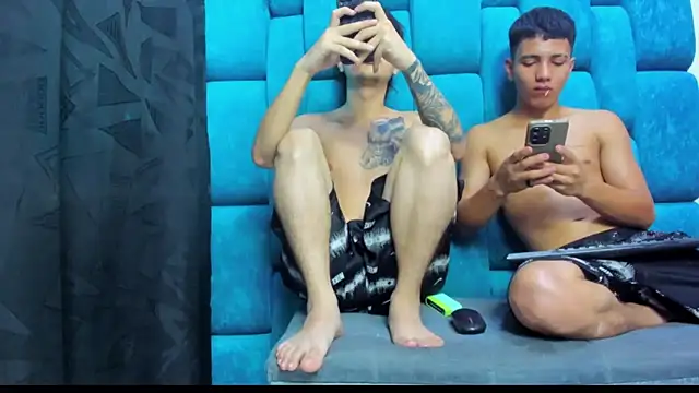 Webkamerová show badboyhornybi