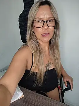 Show de LilithBoneth na webcam