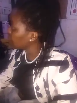 NosieB's Live XXX Chat