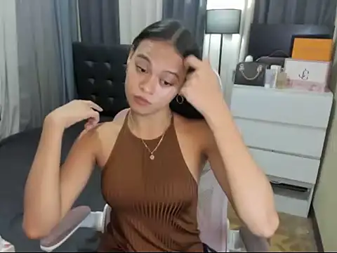 XTsUncutMargauxX Pertunjukan Webcam