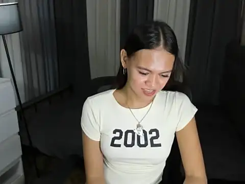 XTsUncutMargauxX Pertunjukan Webcam