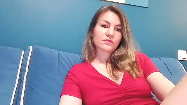 Margarett: διαδικτυακό σόου στην κάμερα