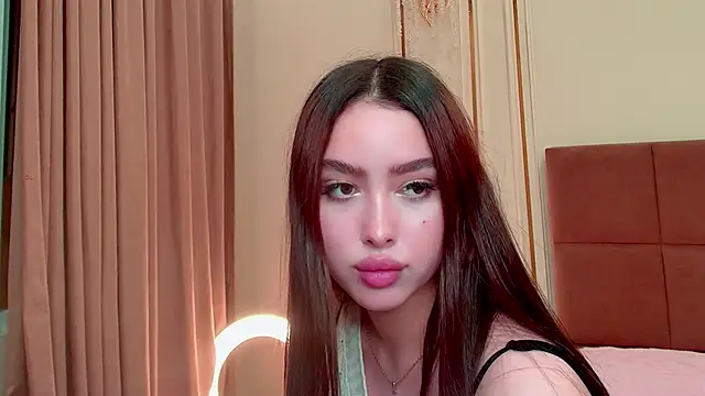 Chat +18 de maddie_perezz ao vivo
