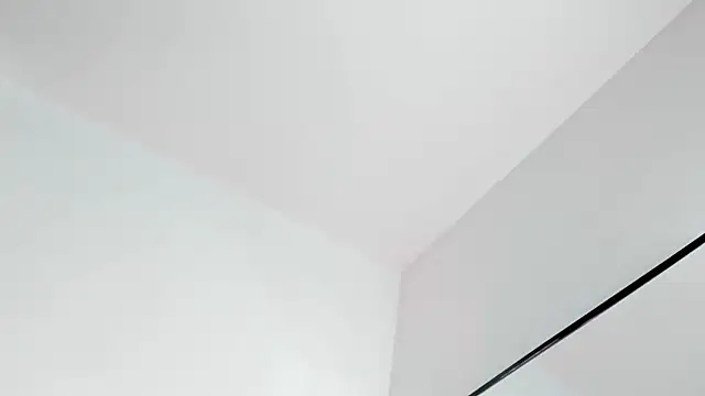 Živá chatovací místnost miaapril