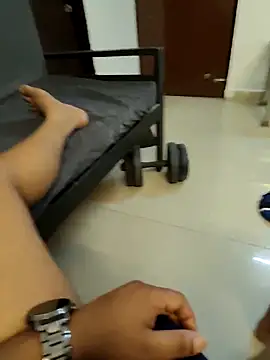 MrgigoloNCRRR9 webkamerás műsora