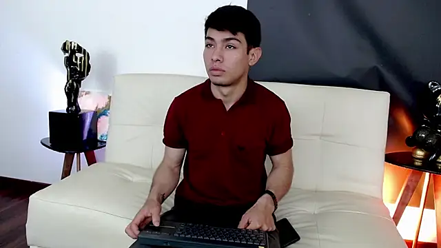 Pokazy przed kamerką – juancho_wild