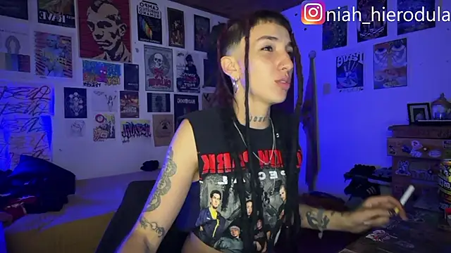 Czat XXX na żywo – niah_11