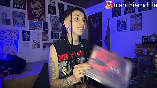 niah_11's Live XXX Chat