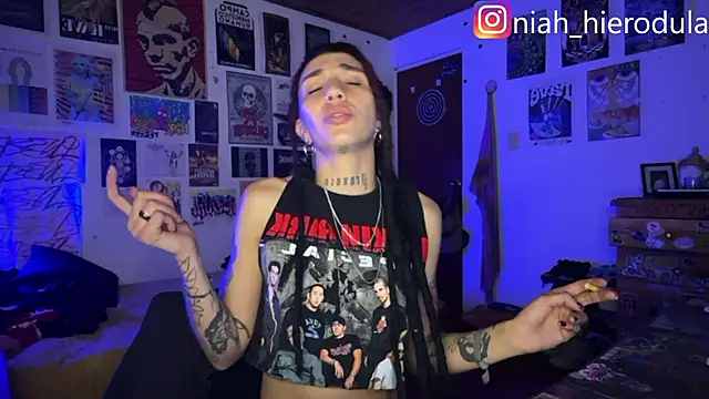 niah_11's Live XXX Chat