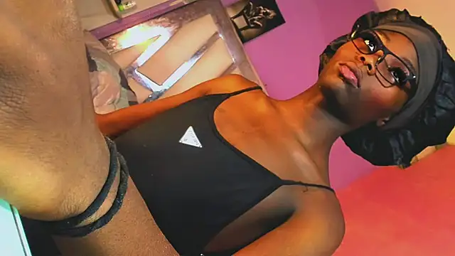 הופעת וובקאם של Hilary_tsx