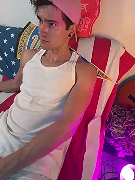 Show modela TylerTheStud na web-kameri
