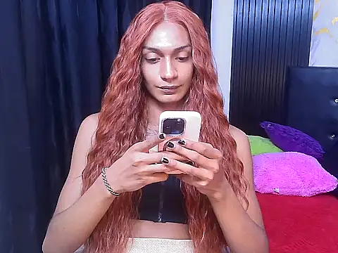 Pokazy przed kamerką – Alexxasexy