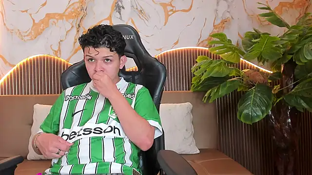 TiagoRussh Webcam Show