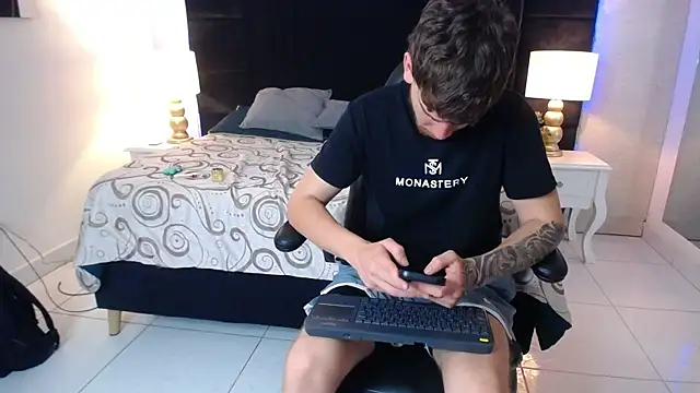 Stefano_Morettiのウェブカメラショー
