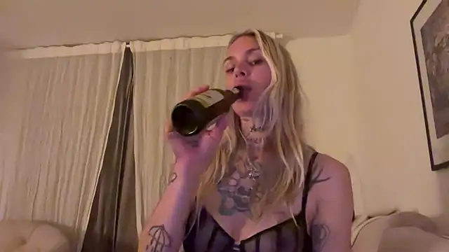 Arousing_Aria_38n Webbikameraesitys