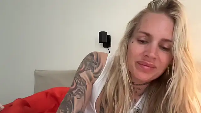 Arousing_Aria_38n Webbikameraesitys
