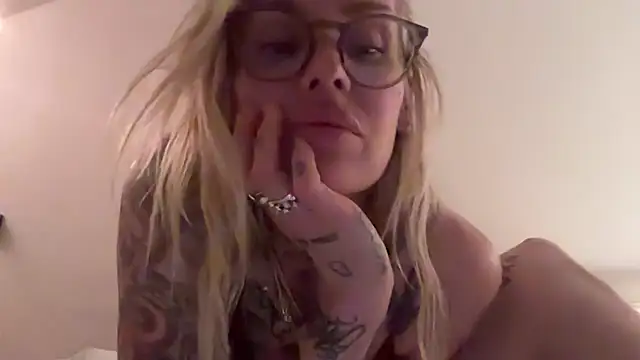 Arousing_Aria_38n Webbikameraesitys