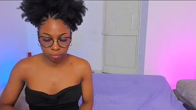 Chat +18 de coffee_with_miilk ao vivo