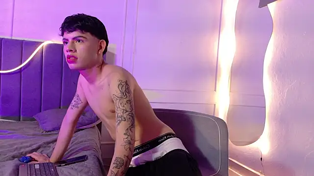 Show modela Zeyn_smith na web-kameri