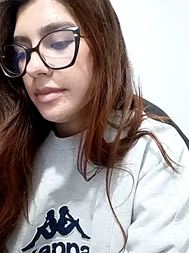 Show modela cutetemari na web-kameri